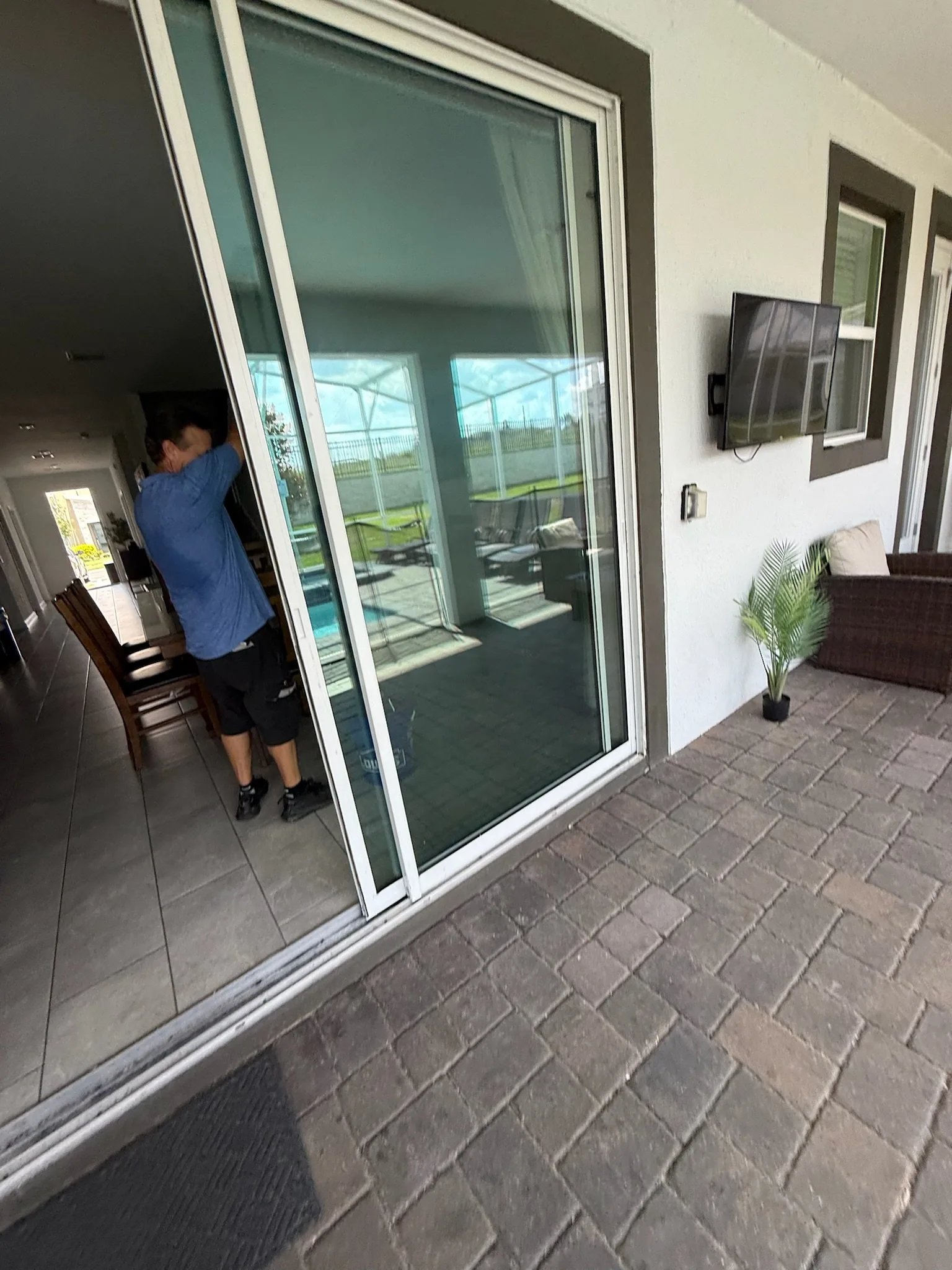 Stuck Door service area - Central Florida